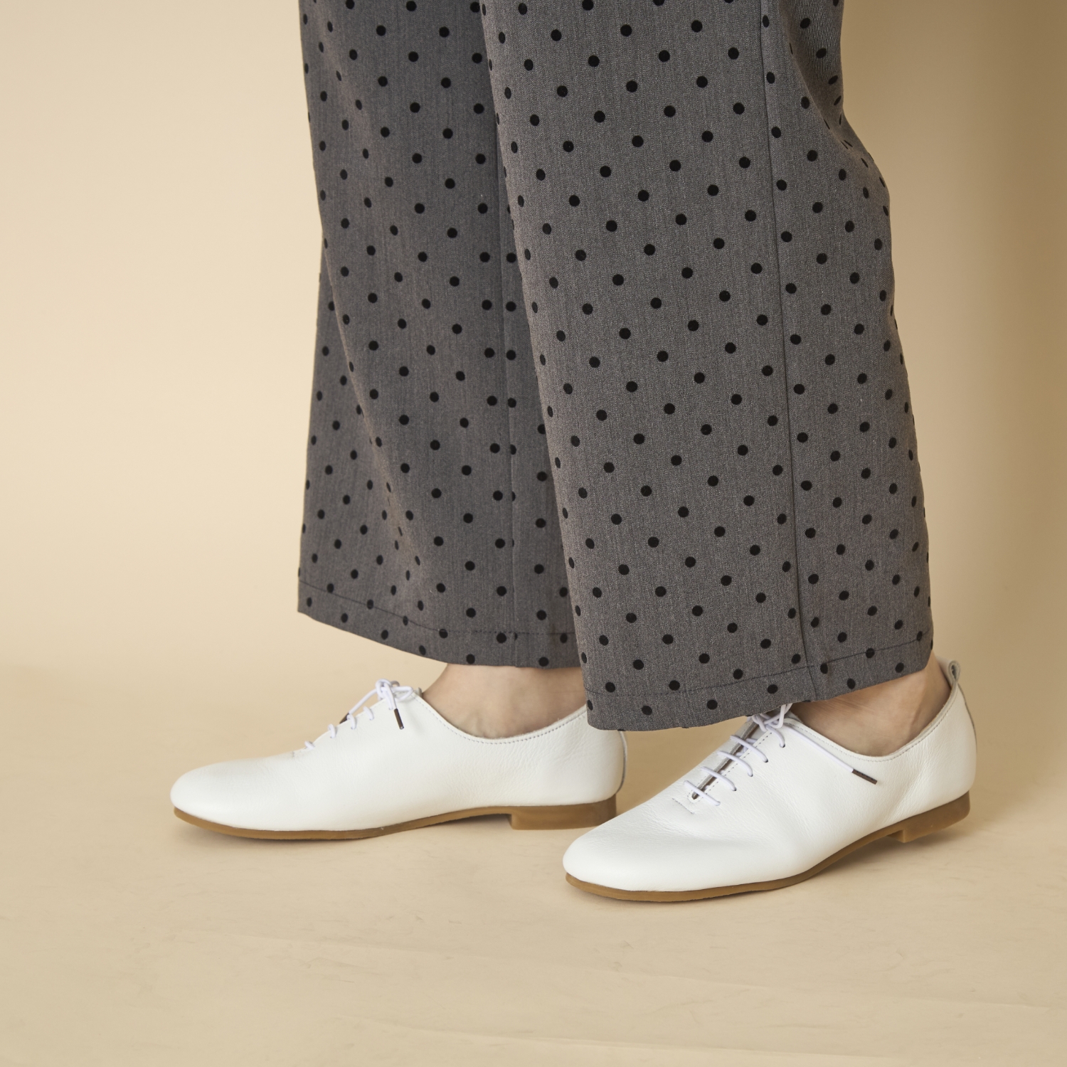 denicher/フロッキードットストレートパンツ